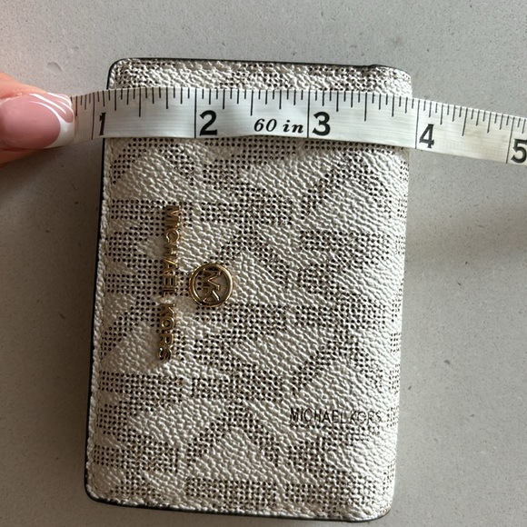 GUC Michael Kors Wallet - Picture 11 of 12